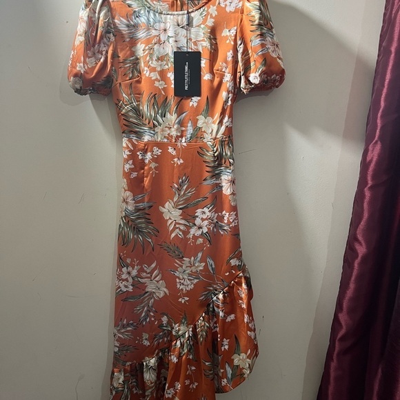 PrettyLittleThing Dresses & Skirts - Pretty Little Thing Orange floral print dress size 2.  Polyester material!